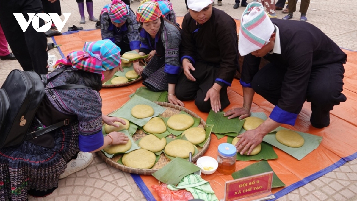 Mu Cang Chai hosts first Banh Day pounding festival